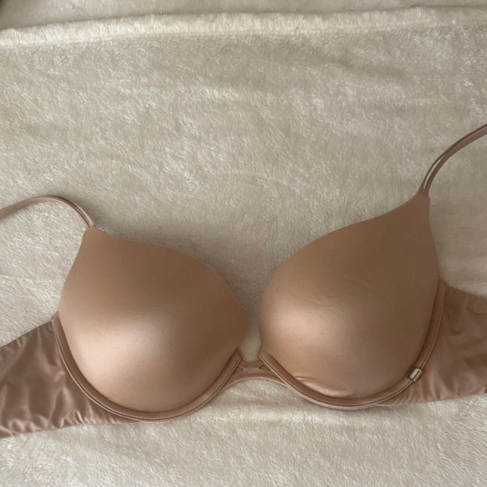 Victoria's Secret Smooth Nude Bra VERY SEXY 36C